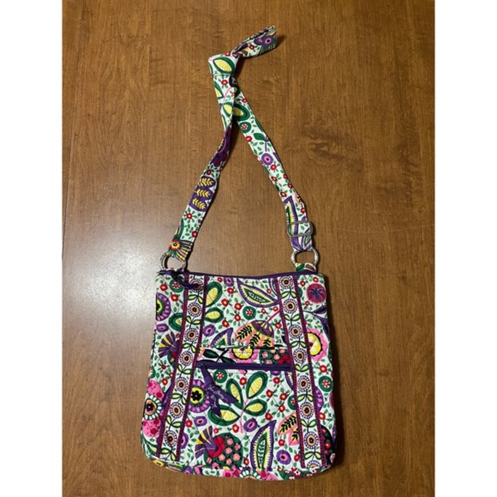 Vera Bradley Crossbody Bag Quilted Floral Pattern Colorful Small Purse Trendy